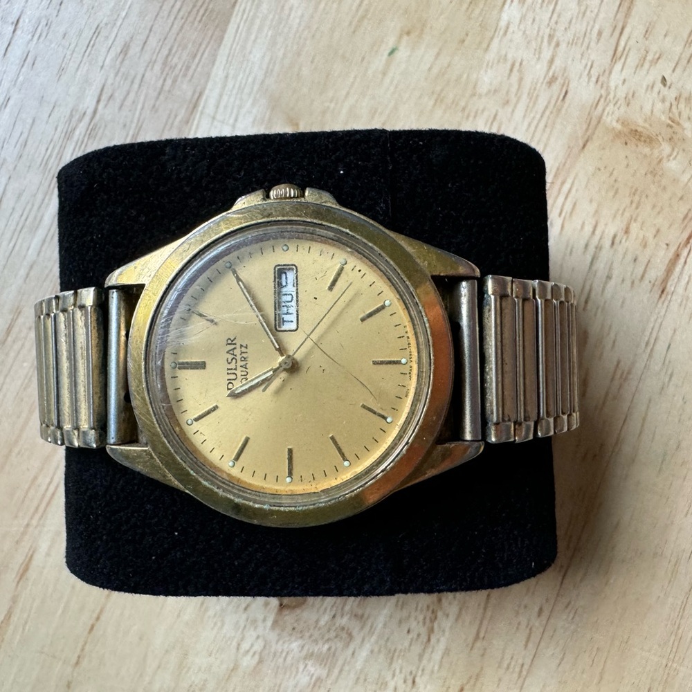 Vintage gold plated pulsar men’s watch